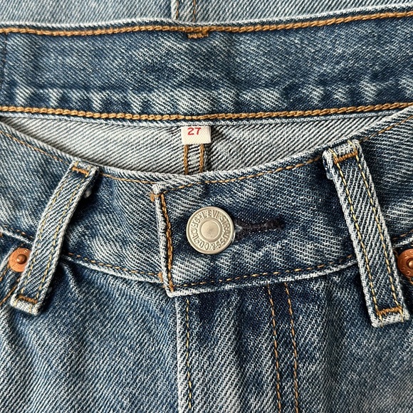 🔥HP🔥 LEVI’S Denim Mini Skirt in Size 27 - Picture 5 of 13